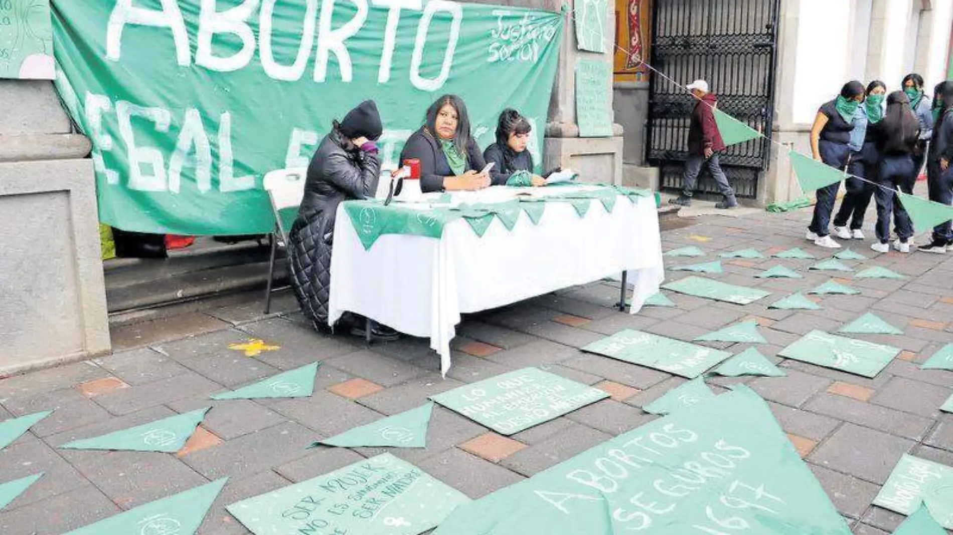 Activistas fijaron posicionamiento sobre la despenalización del aborto everardo Nava